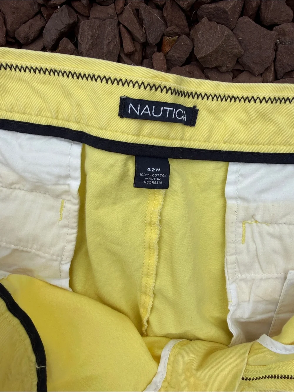 Nautica Bright Yellow Men’s Flat Front Shorts Size 42 like new